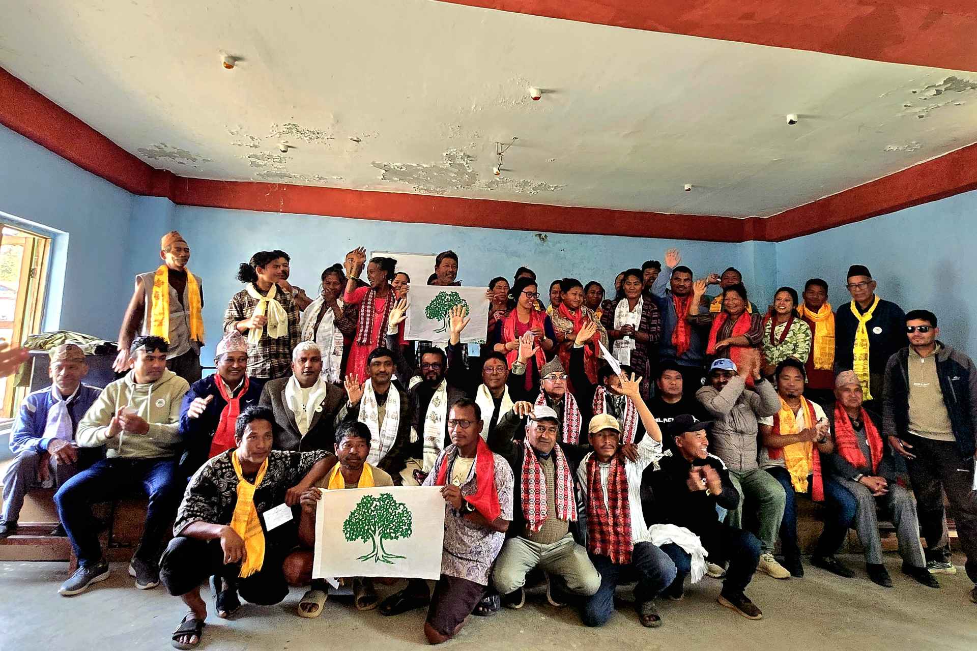 नेपाली कम्युनिष्ट पार्टि परित्याग गरि नमुना माझी बस्तीका ३५ जना कांग्रेस प्रवेश  